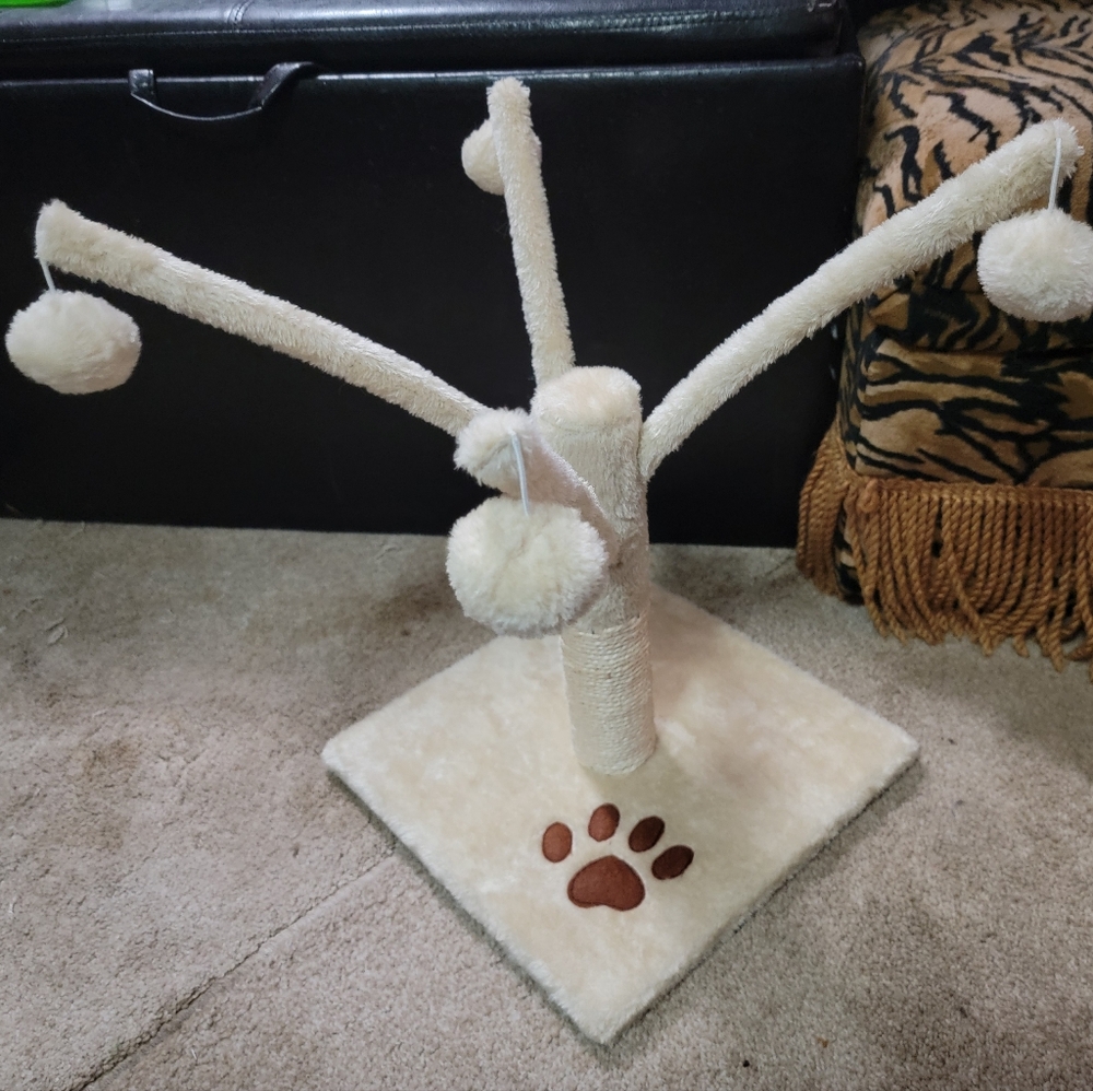Cat Tree Scratching Post with Pom Pom Toys - Unbranded New! Small
